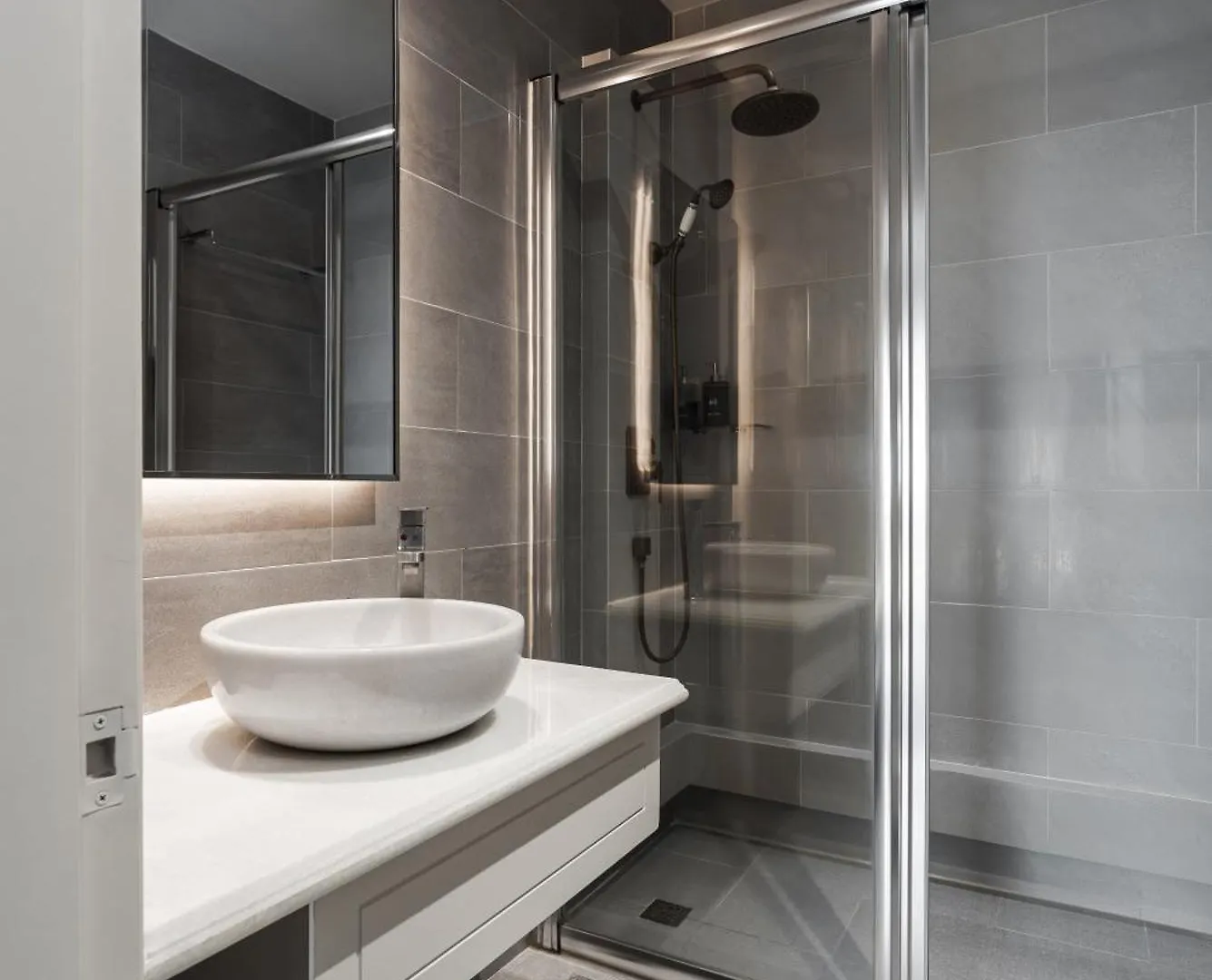 ****  Kin Hotel Dong Du Ho Chi Minh City Vietnam